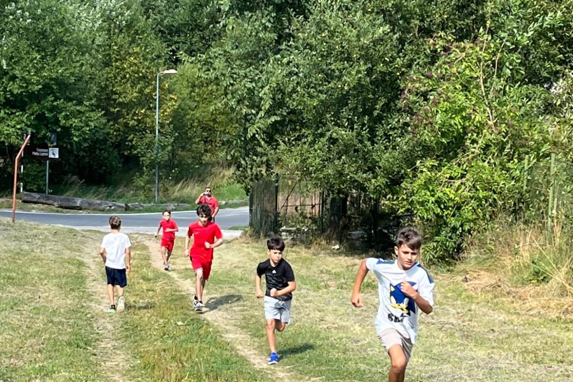 Pregătire fizică la Poiana Brașov – forță, rezistență și determinare pentru sportivii ACS Motiuashi